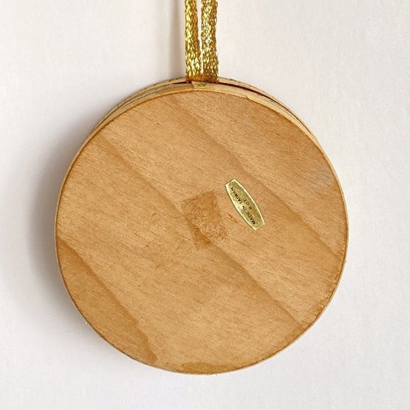 Santa Surprise Gift Box Ornament Lightweight Balsa Wood Musical Notes 3” - Picture 5 of 7